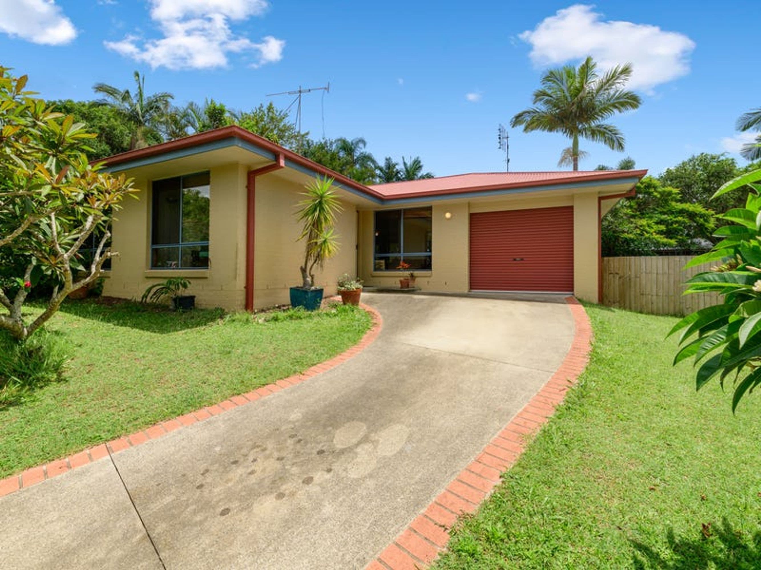 23 Corkwood Crescent, Suffolk Park - Image 1