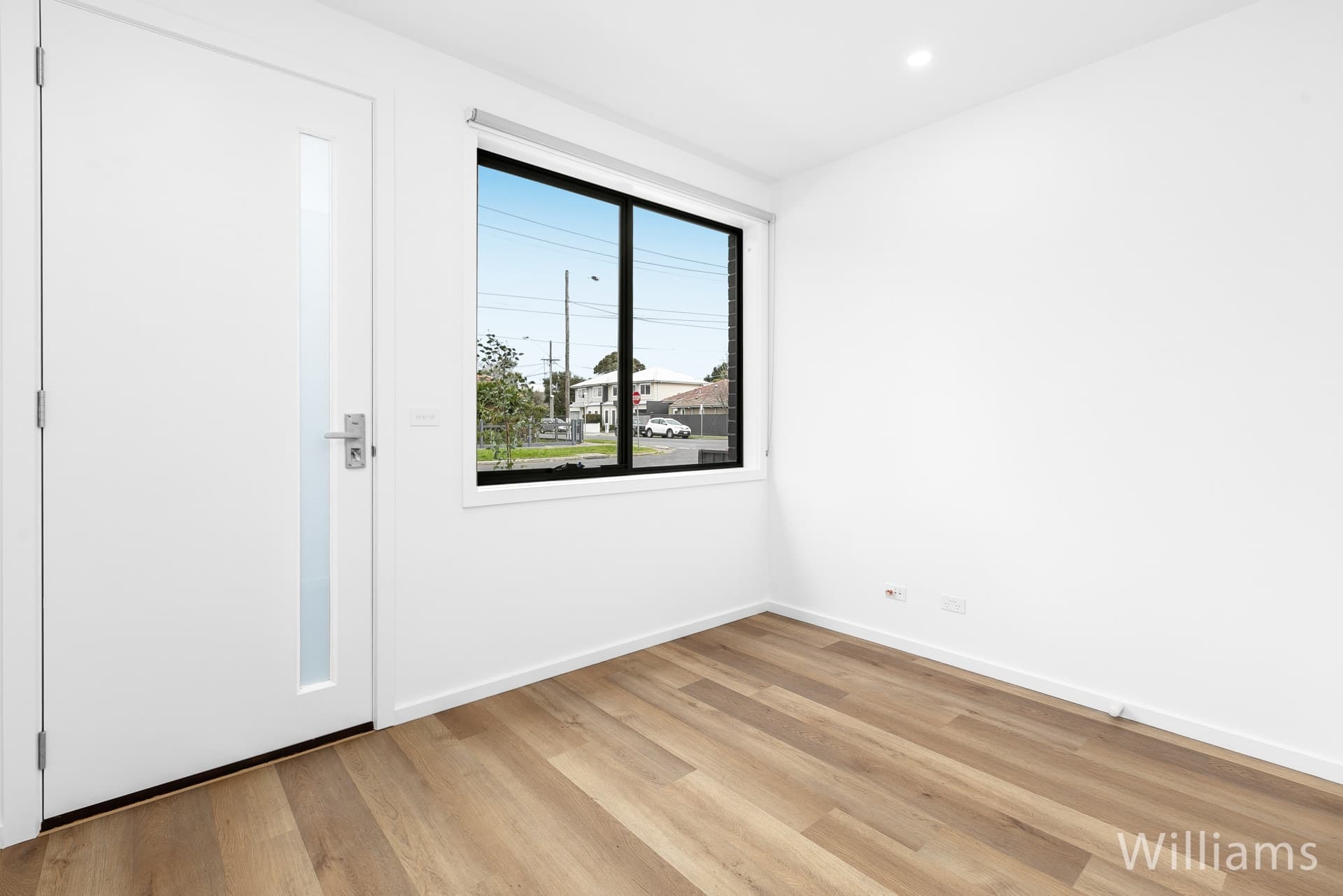 2B Junction Street, Newport - Thumbnail 2
