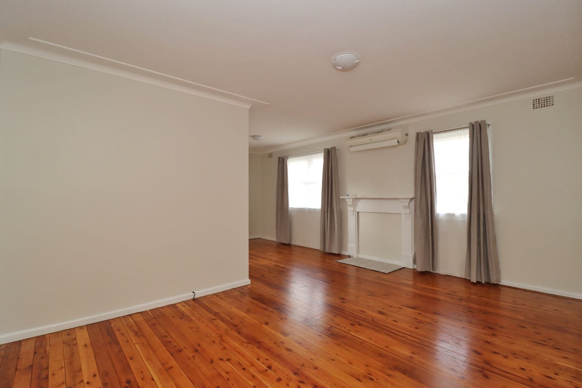 36 Logan Street, COWRA, Cowra - Thumbnail 3