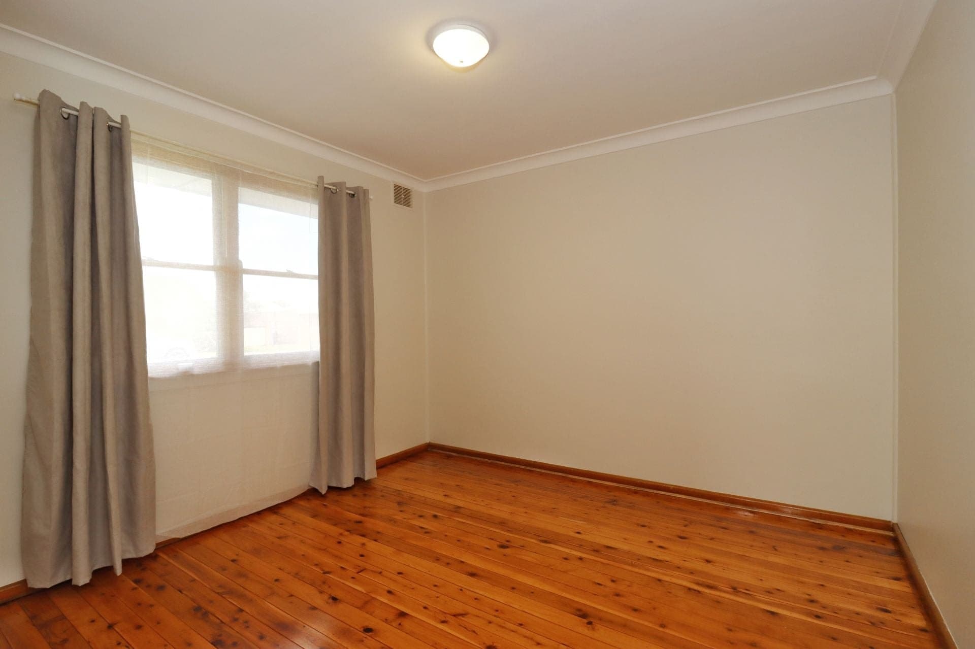 36 Logan Street, COWRA, Cowra - Thumbnail 7