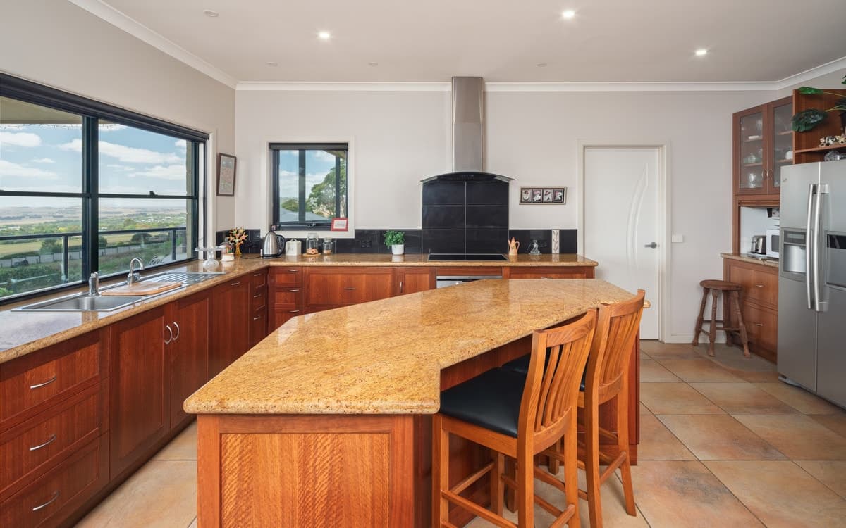 102 Park Lane, Camperdown, VIC, Camperdown - Thumbnail 2