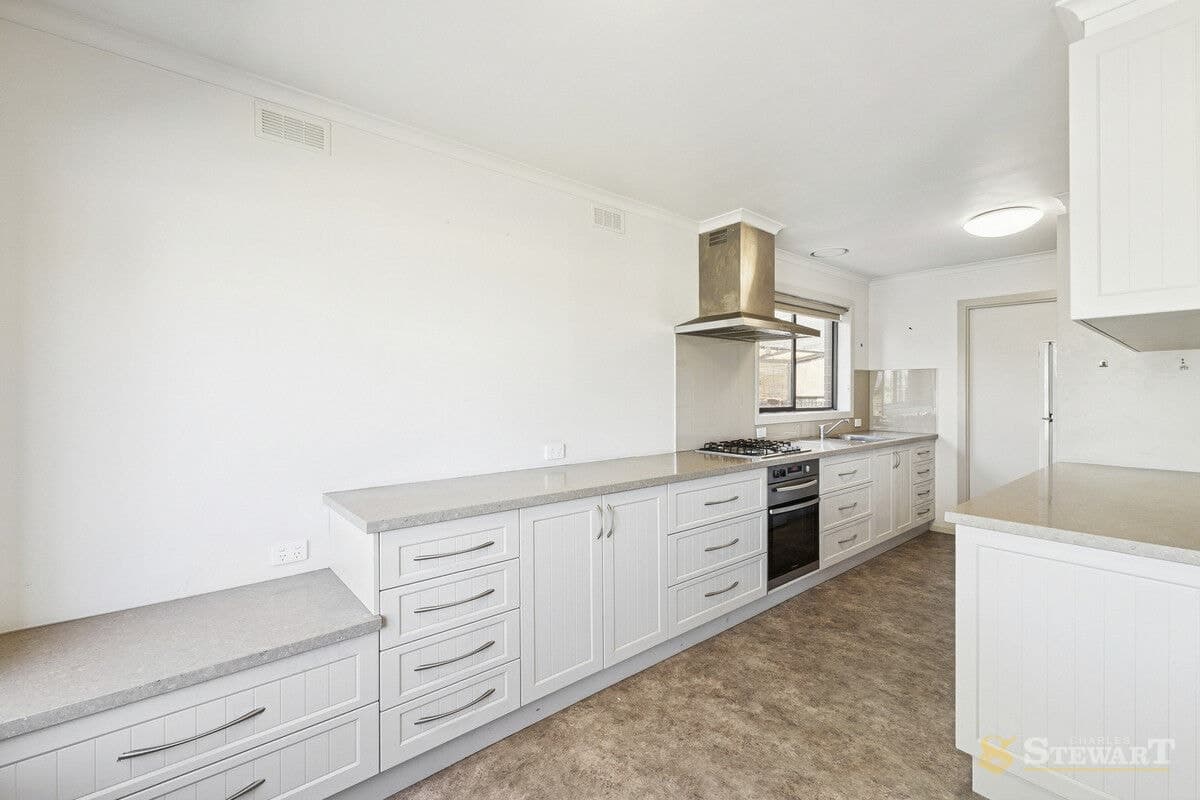 86 Hart Street, Colac, VIC, Colac - Thumbnail 2