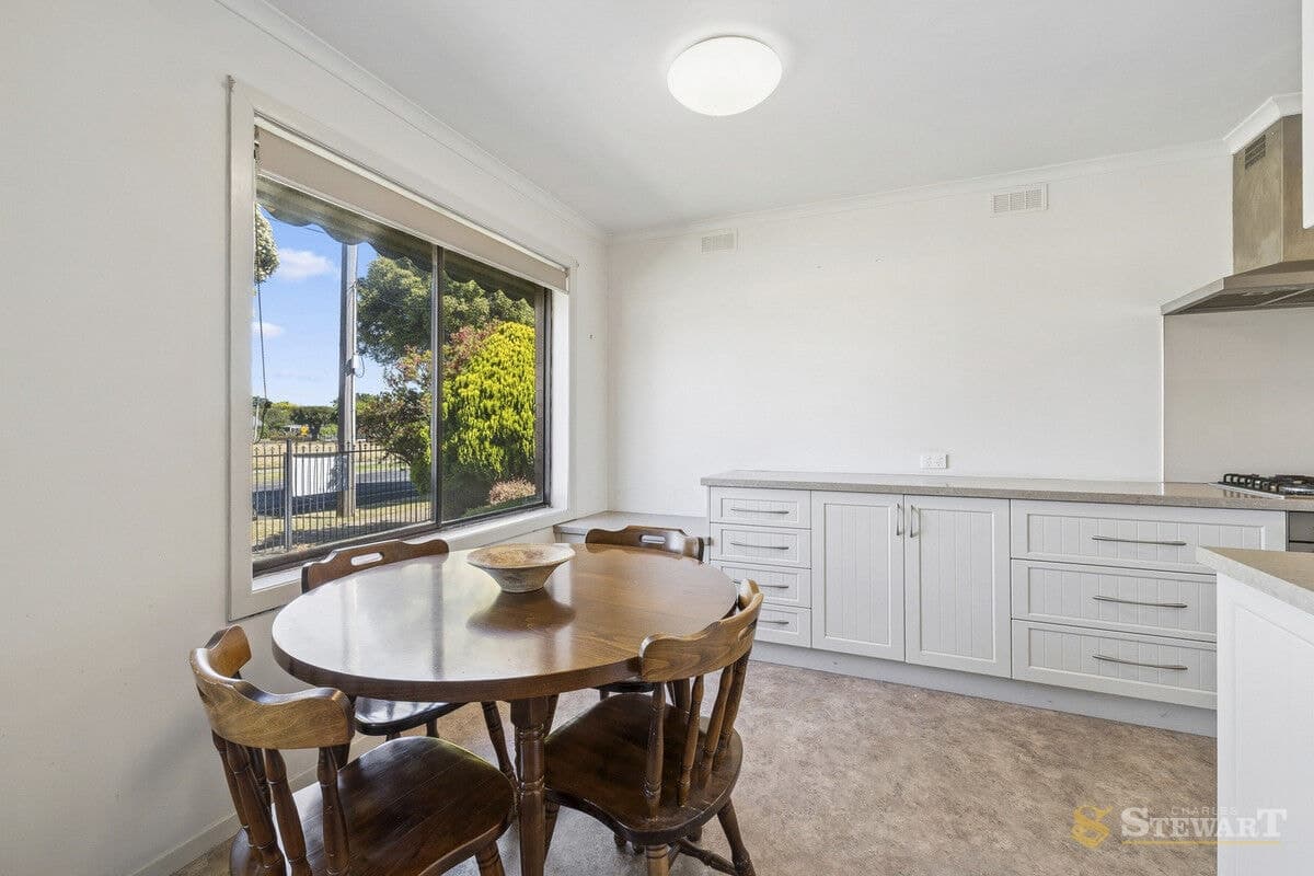 86 Hart Street, Colac, VIC, Colac - Thumbnail 4