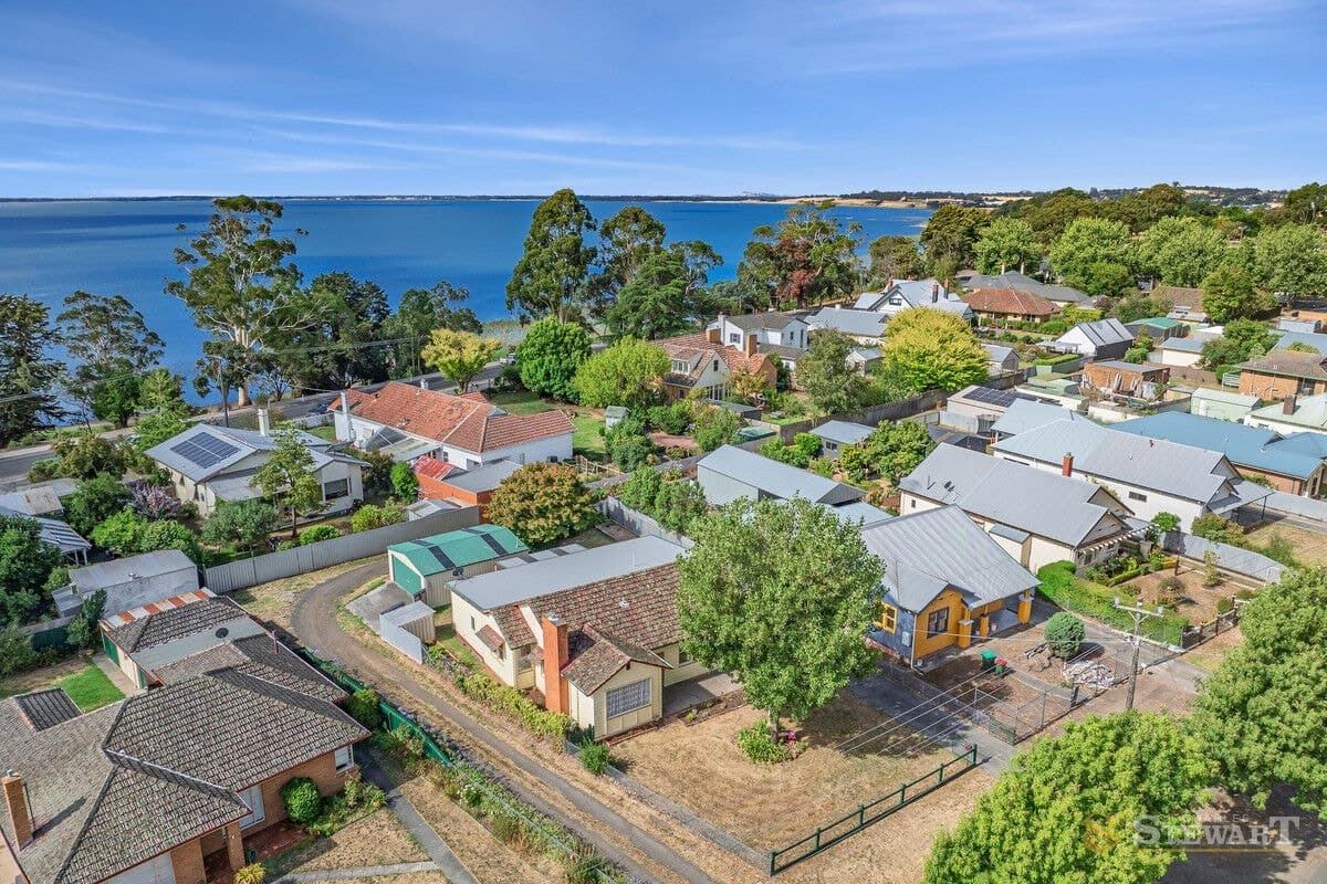 25 Moore Street, Colac, VIC, Colac - Thumbnail 2