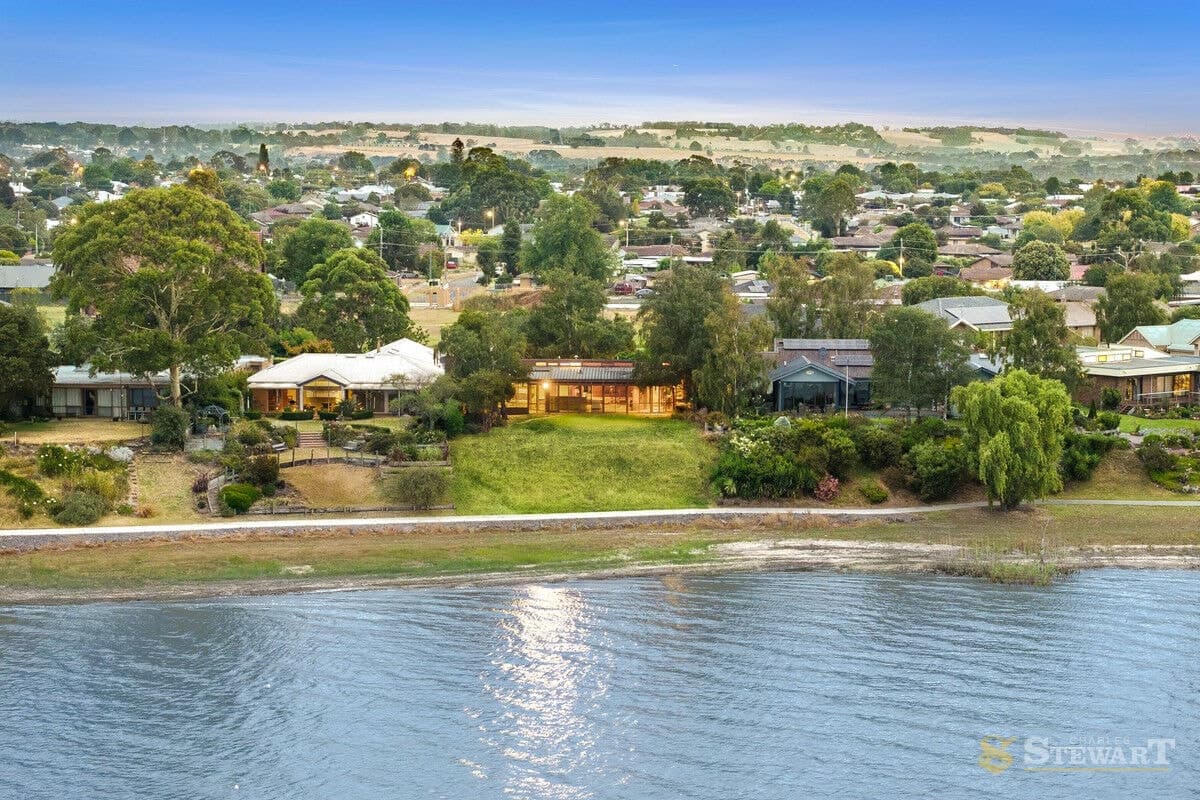 24 Balnagowan Avenue, Colac, VIC, Colac - Image 1