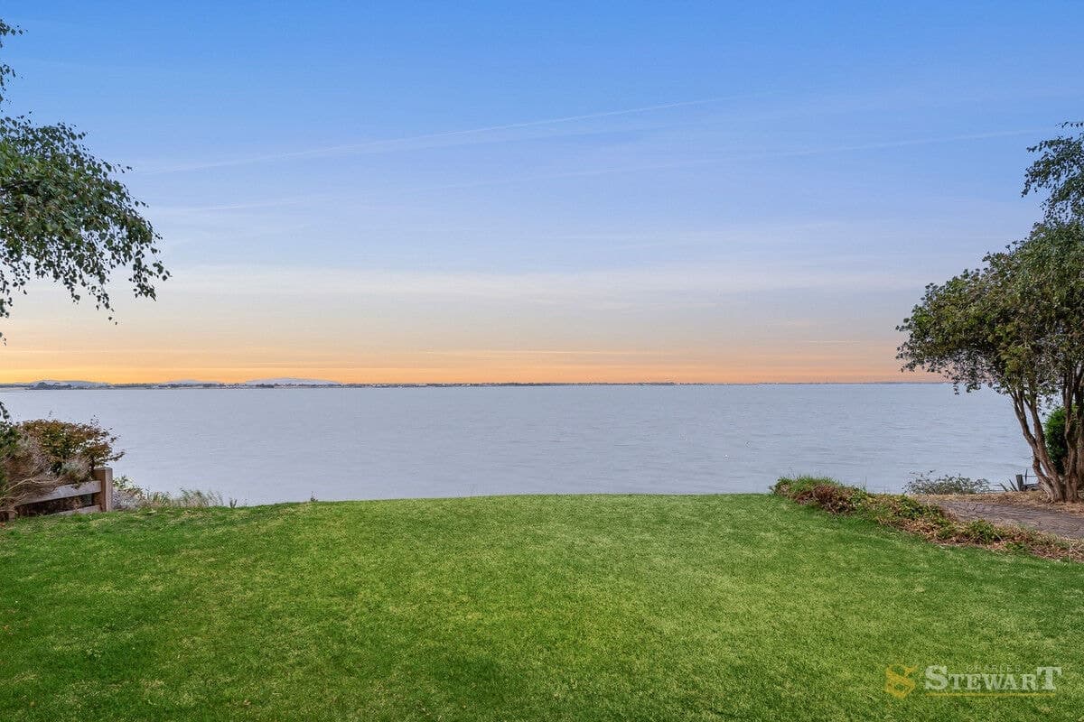 24 Balnagowan Avenue, Colac, VIC, Colac - Thumbnail 3