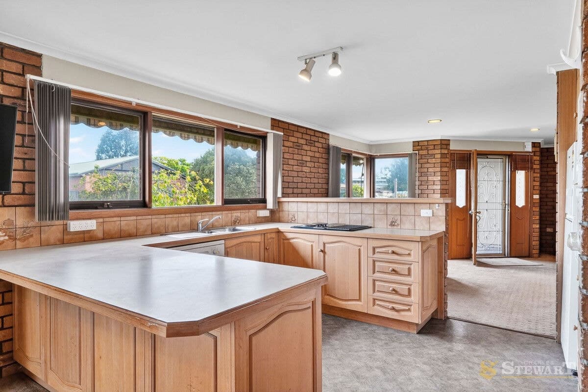 56 Balnagowan Avenue, Colac, VIC, Colac - Thumbnail 3