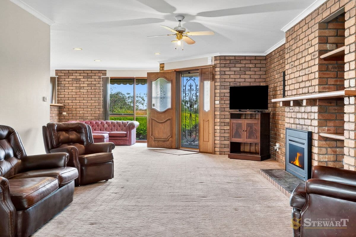 56 Balnagowan Avenue, Colac, VIC, Colac - Thumbnail 6