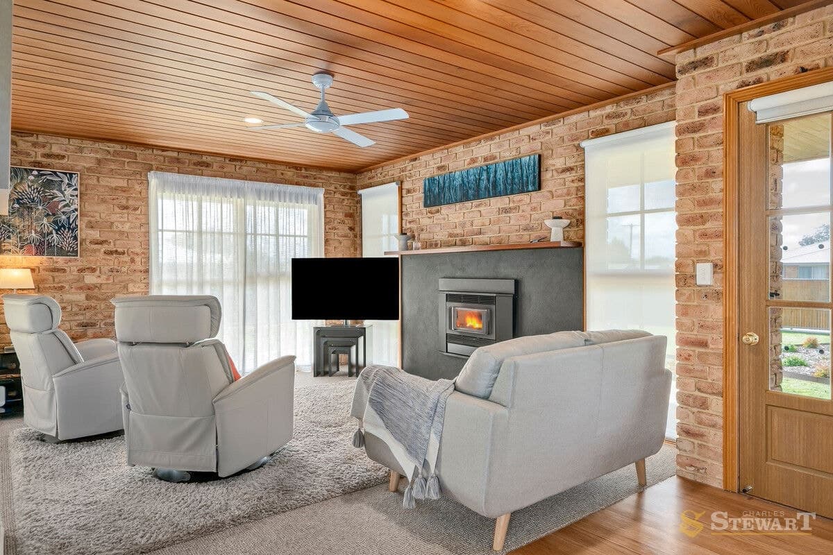 122 Jennings Street, Colac, VIC, Colac - Thumbnail 2