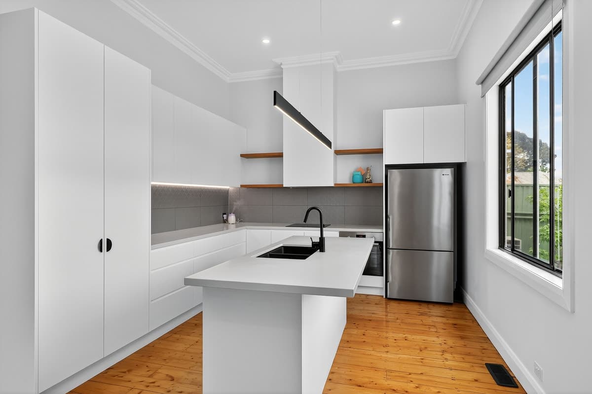 16 Goldsmith Street, Hamilton, VIC, Hamilton - Thumbnail 4