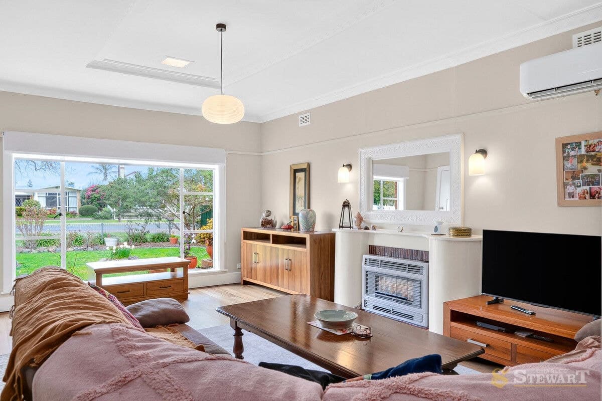 27 Moore Street, Colac, VIC, Colac - Thumbnail 2