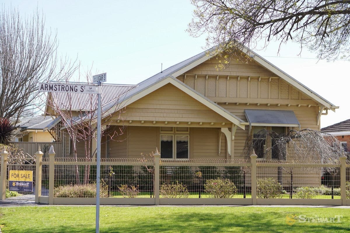 21 Armstrong Street, Colac, VIC, Colac - Thumbnail 2