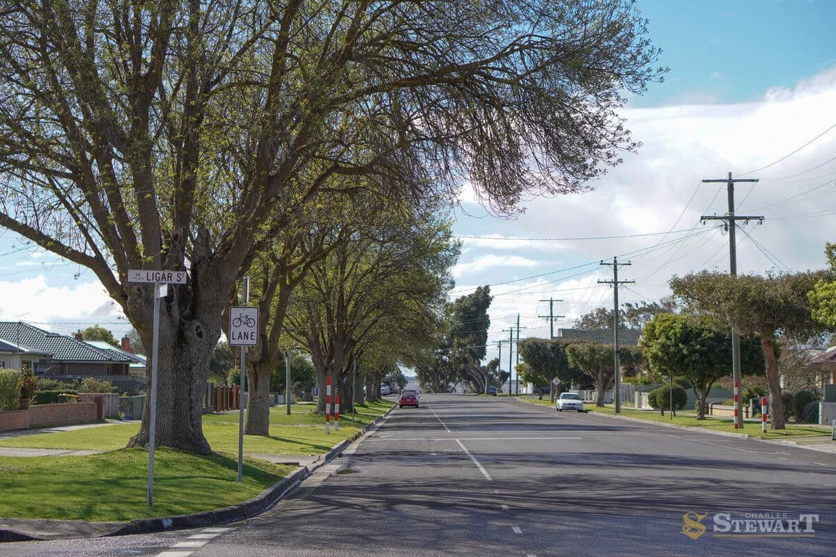 21 Armstrong Street, Colac, VIC, Colac - Thumbnail 3