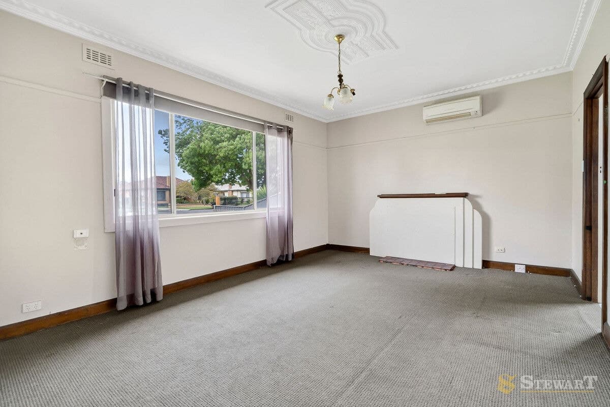 9 Armstrong Street, Colac, VIC, Colac - Thumbnail 2