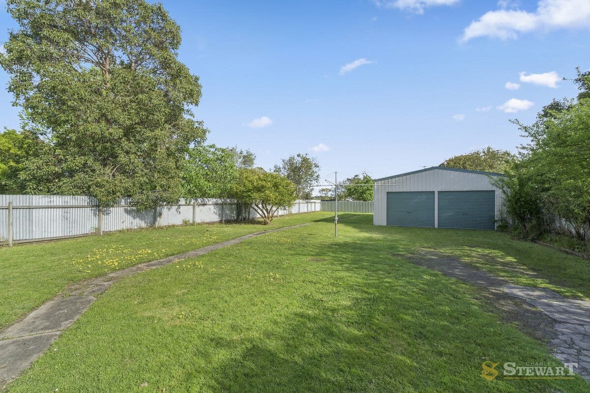 87 Wallace Street, Colac, VIC, Colac - Thumbnail 2