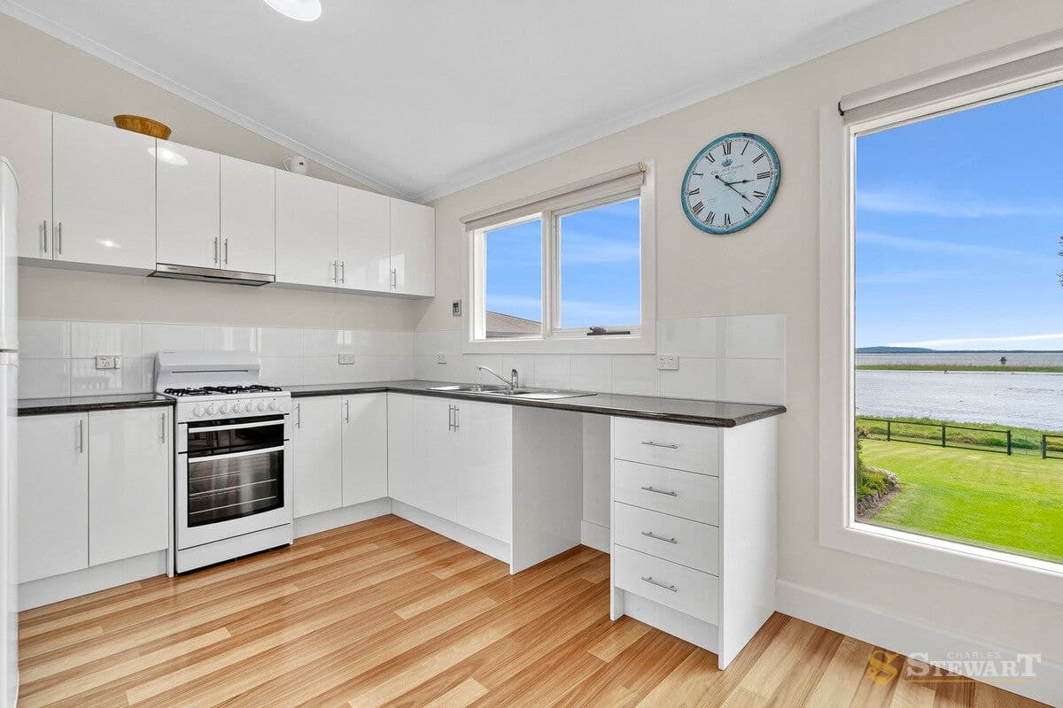 15 William Street, Colac, VIC, Colac - Thumbnail 2
