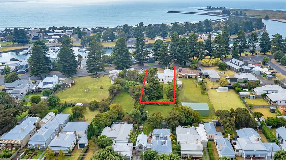 36 Gipps Street, Port Fairy, VIC, Port Fairy - Thumbnail 2