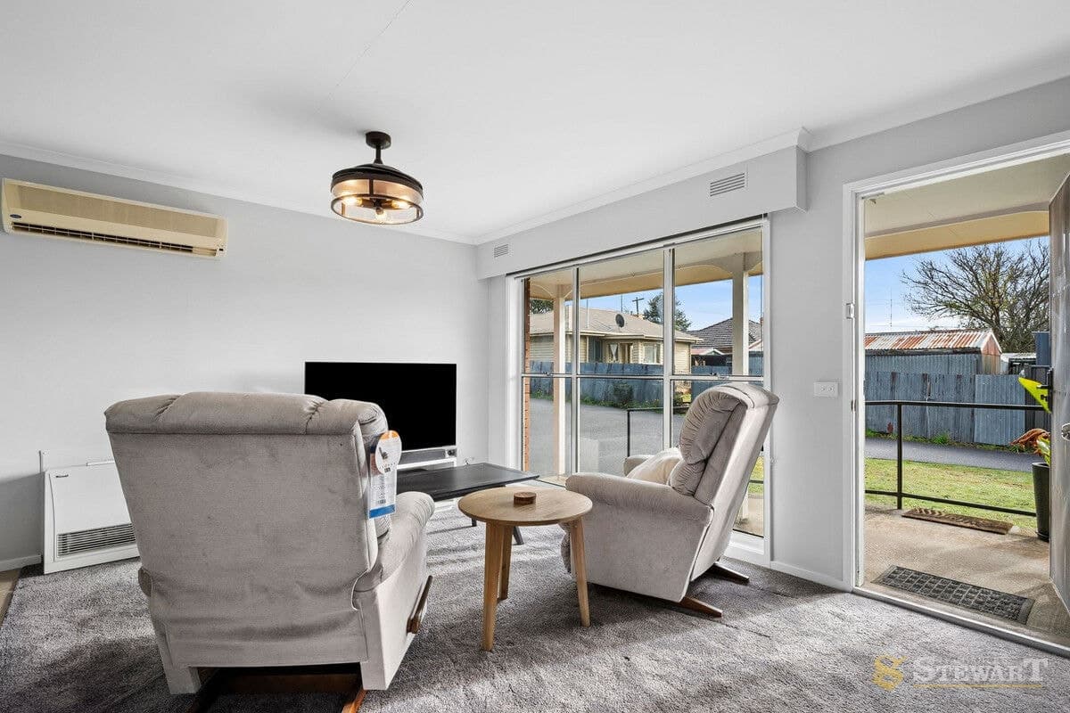 2/10 Gravesend Street, Colac, VIC, Colac - Thumbnail 2