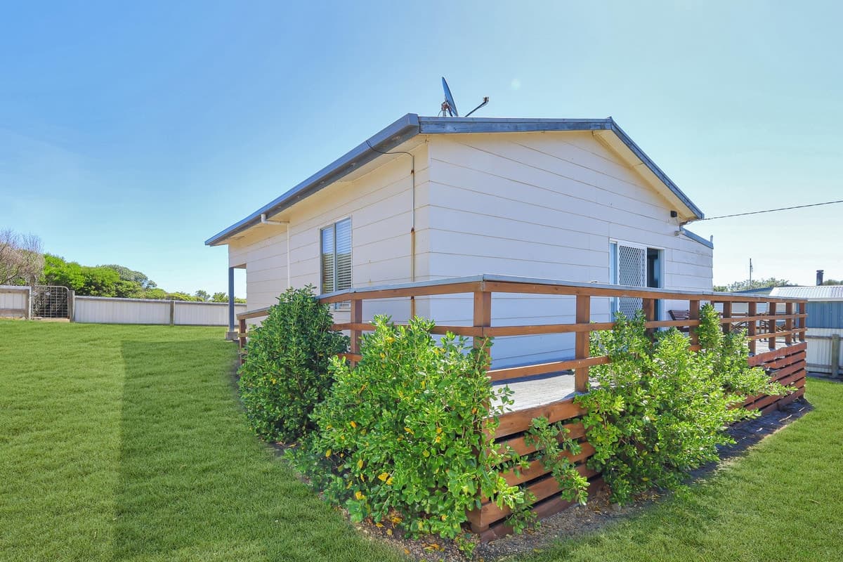 39 Merrett Street, Peterborough, VIC, Peterborough - Thumbnail 2