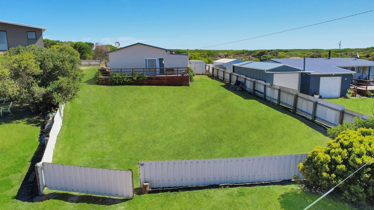 39 Merrett Street, Peterborough, VIC, Peterborough - Thumbnail 4