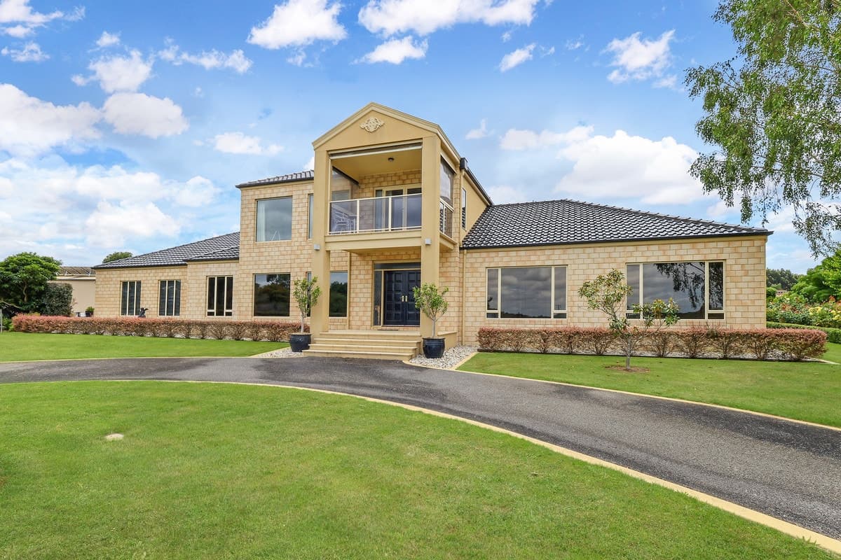 65 Leura Lane, Hamilton, VIC, Hamilton - Image 1