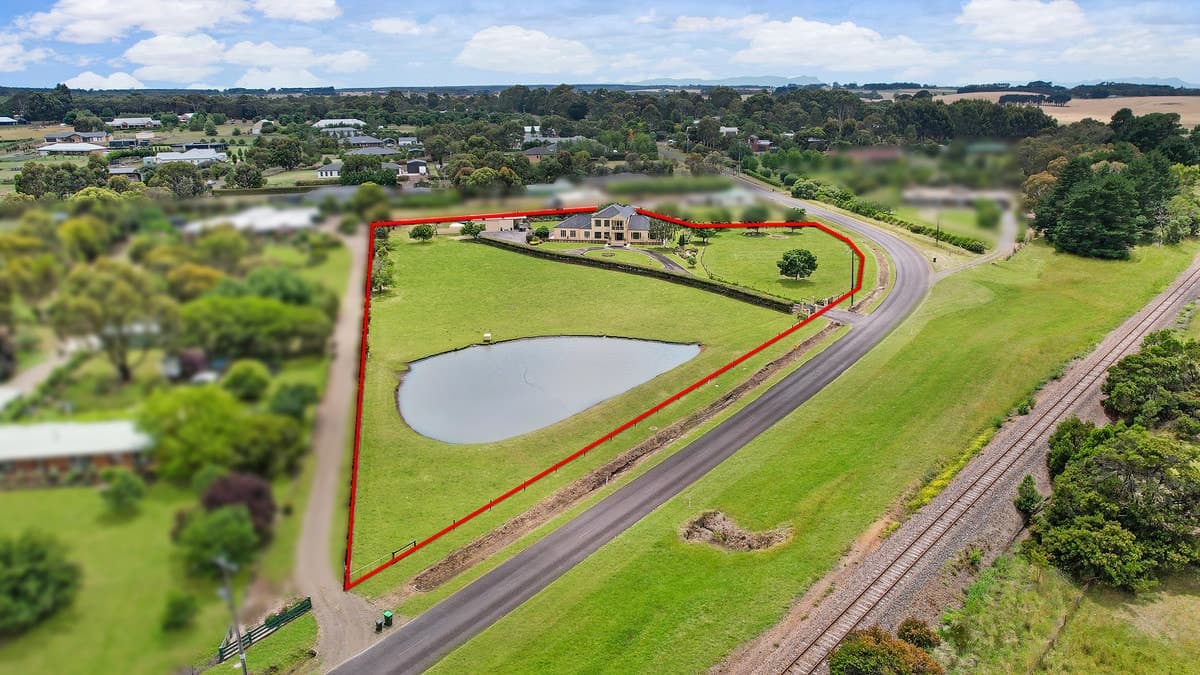 65 Leura Lane, Hamilton, VIC, Hamilton - Thumbnail 3