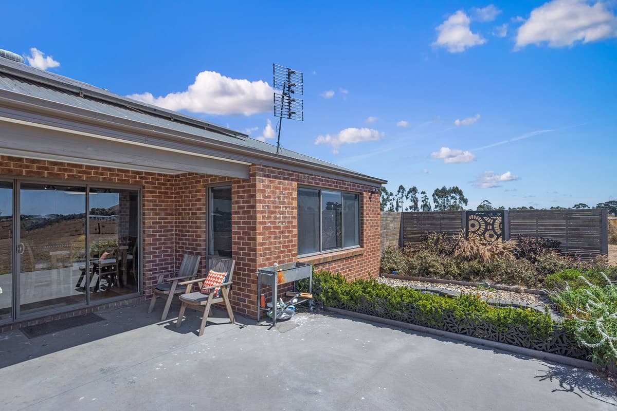 59 Waters Lane, Mortlake, VIC, Mortlake - Thumbnail 2