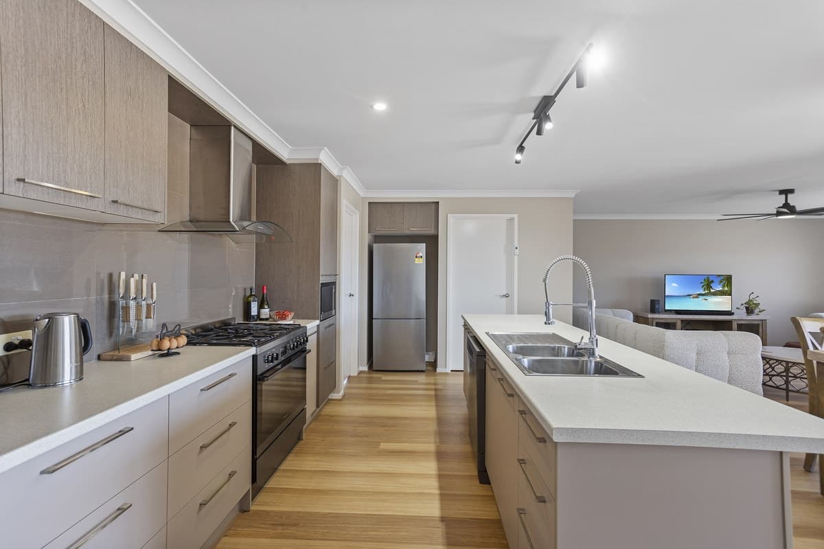 59 Waters Lane, Mortlake, VIC, Mortlake - Thumbnail 7