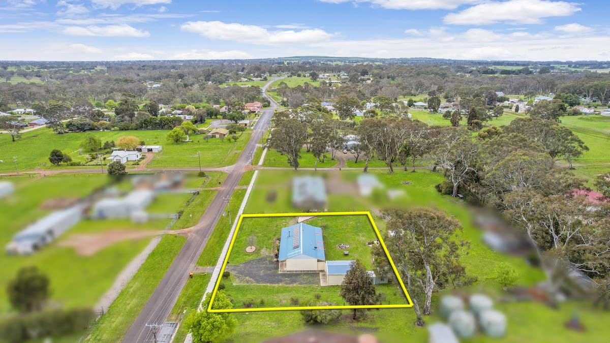 14 Barker Street, Cavendish, VIC, Cavendish - Thumbnail 2