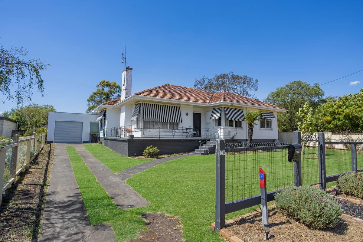 38 Jamieson Avenue, Mortlake, VIC, Mortlake - Thumbnail 2