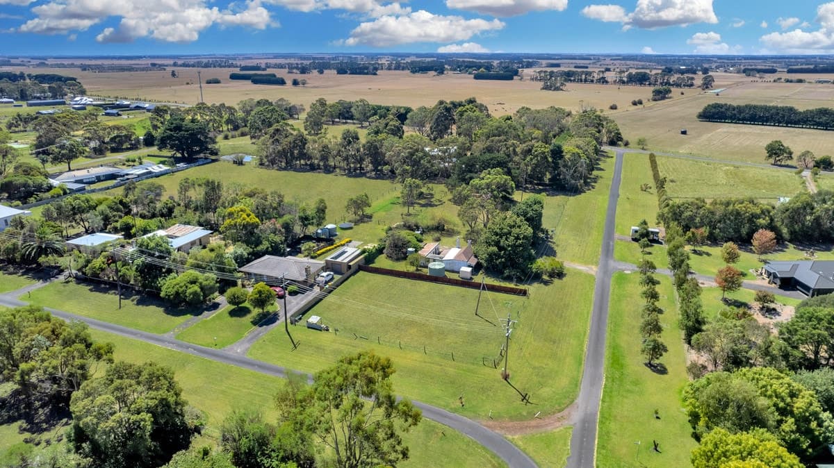 33 Beaver Street, Winslow, VIC, Winslow - Thumbnail 2