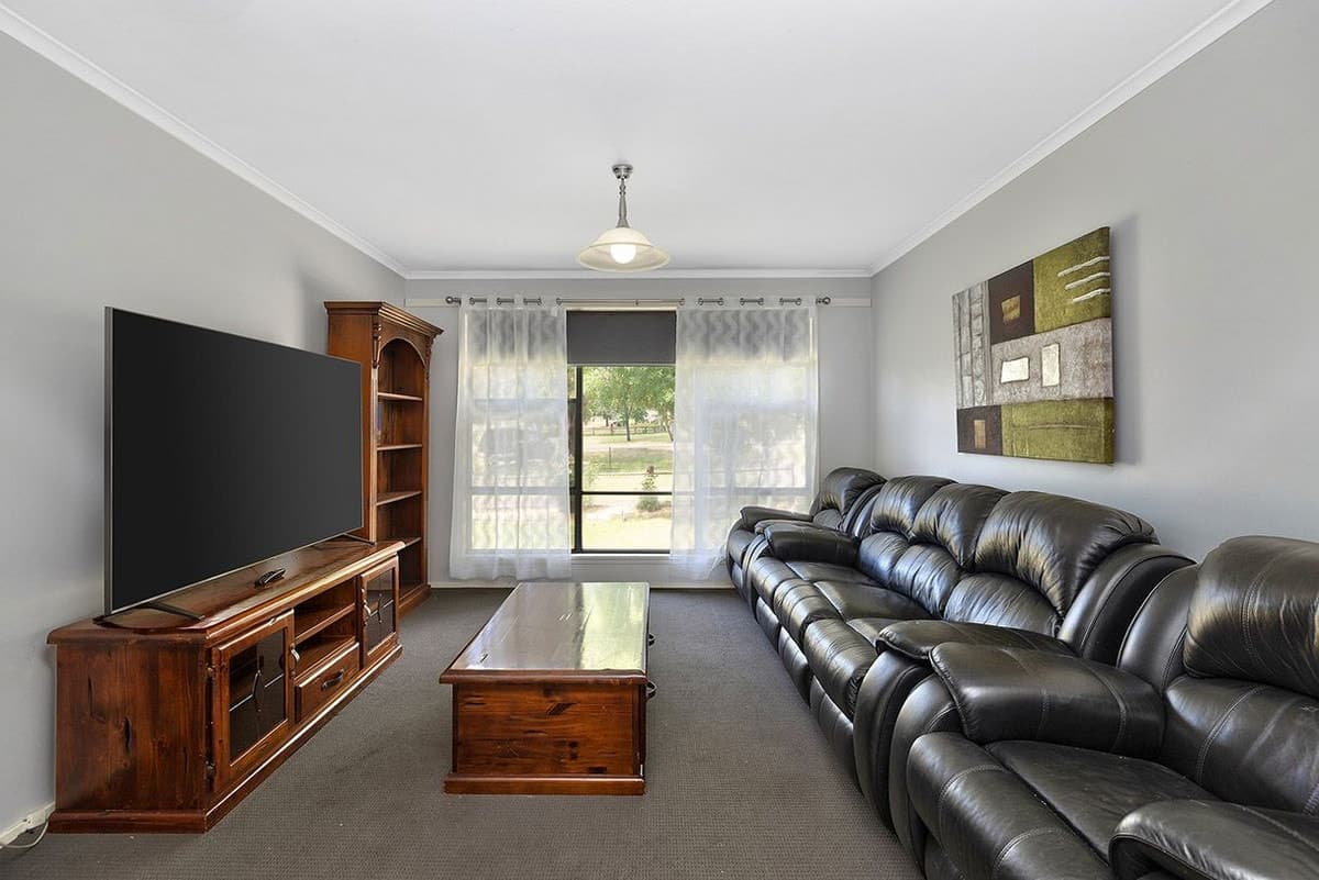 54 Watton Street, Penshurst, VIC, Penshurst - Thumbnail 3