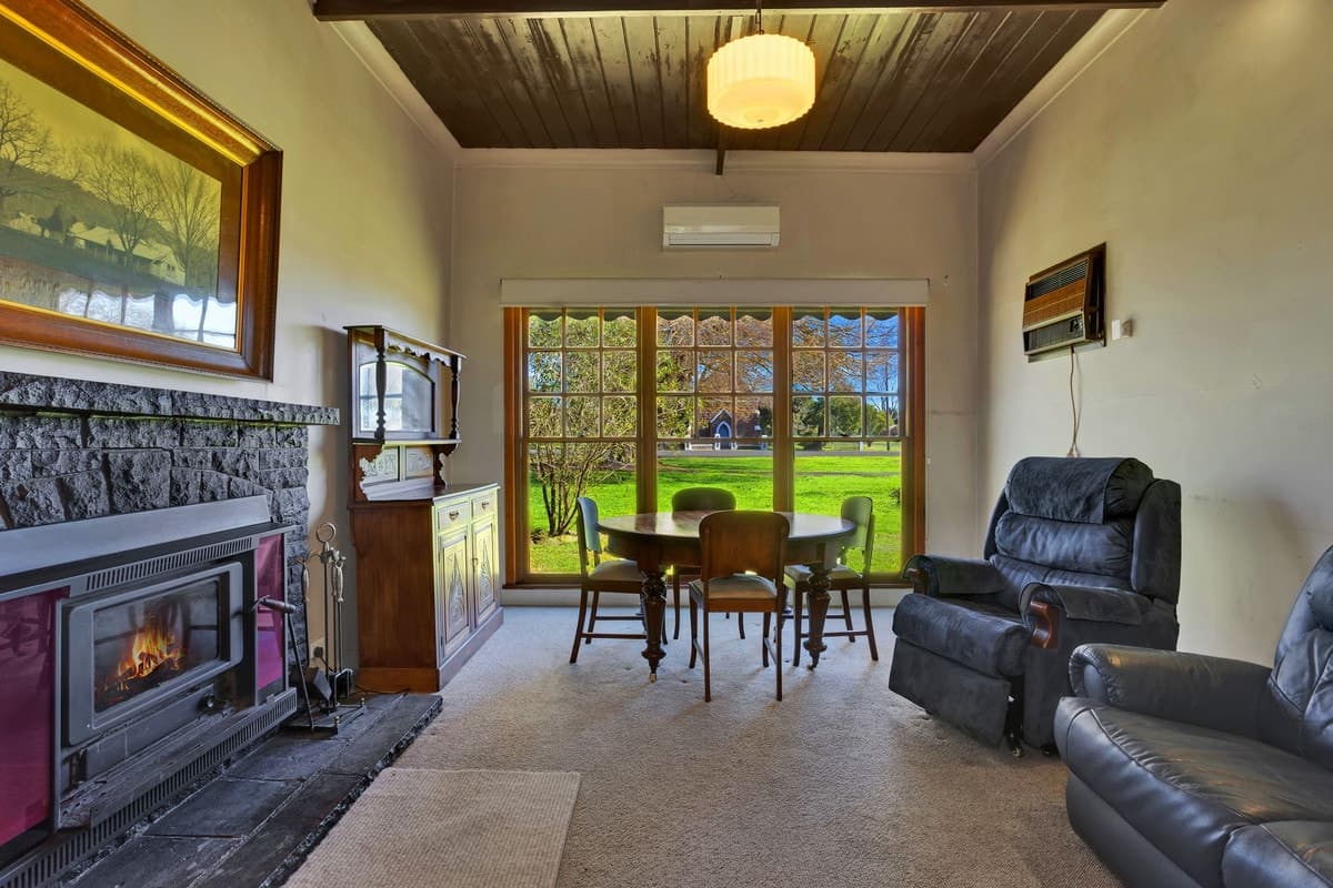 91 Cobb Street, Penshurst, VIC, Penshurst - Thumbnail 3