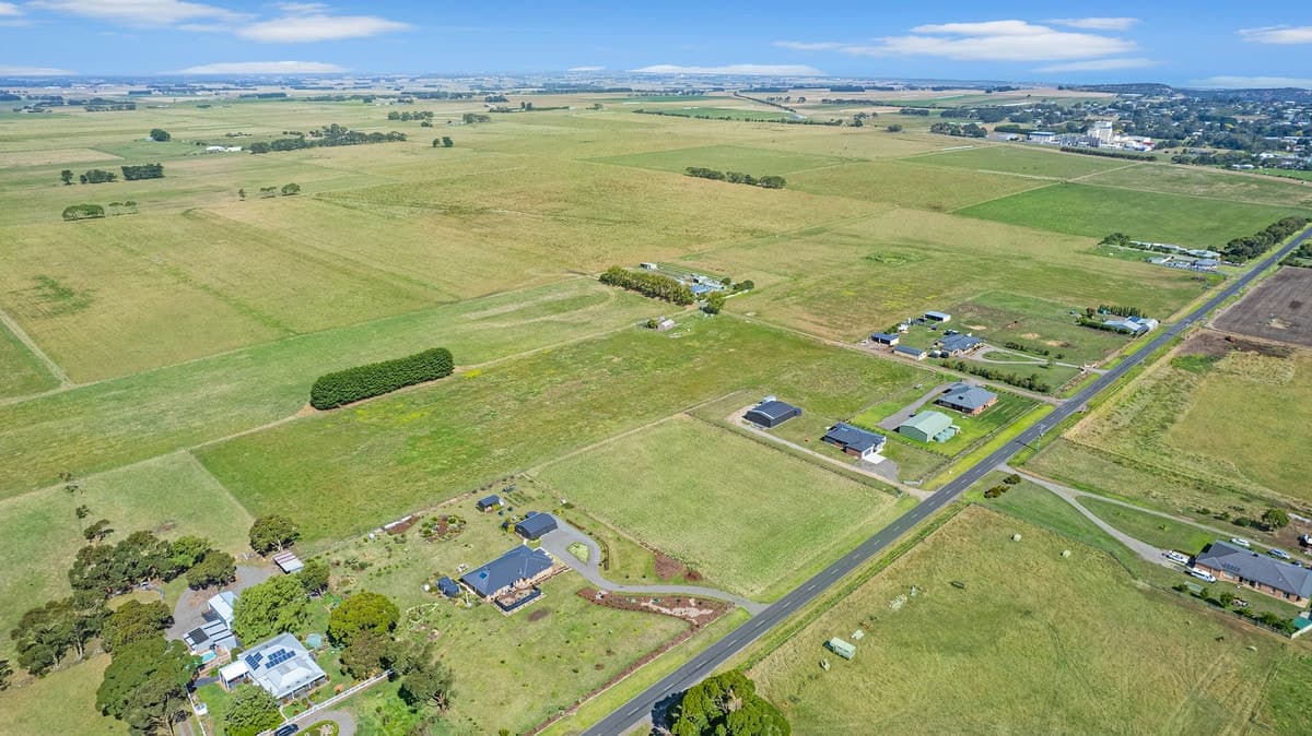 2 Koroit Woolsthorpe Road, Koroit, VIC, Koroit - Thumbnail 3