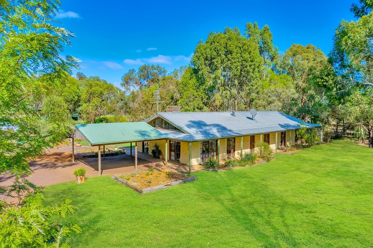 4 J Addinsalls Road, Hamilton, VIC, Hamilton - Image 1
