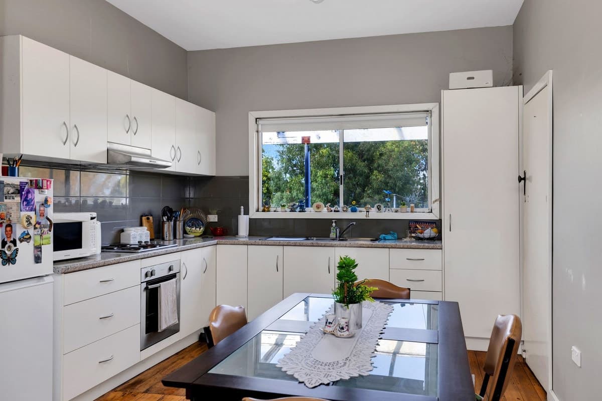 55 Scott Street, Mortlake, VIC, Mortlake - Thumbnail 2