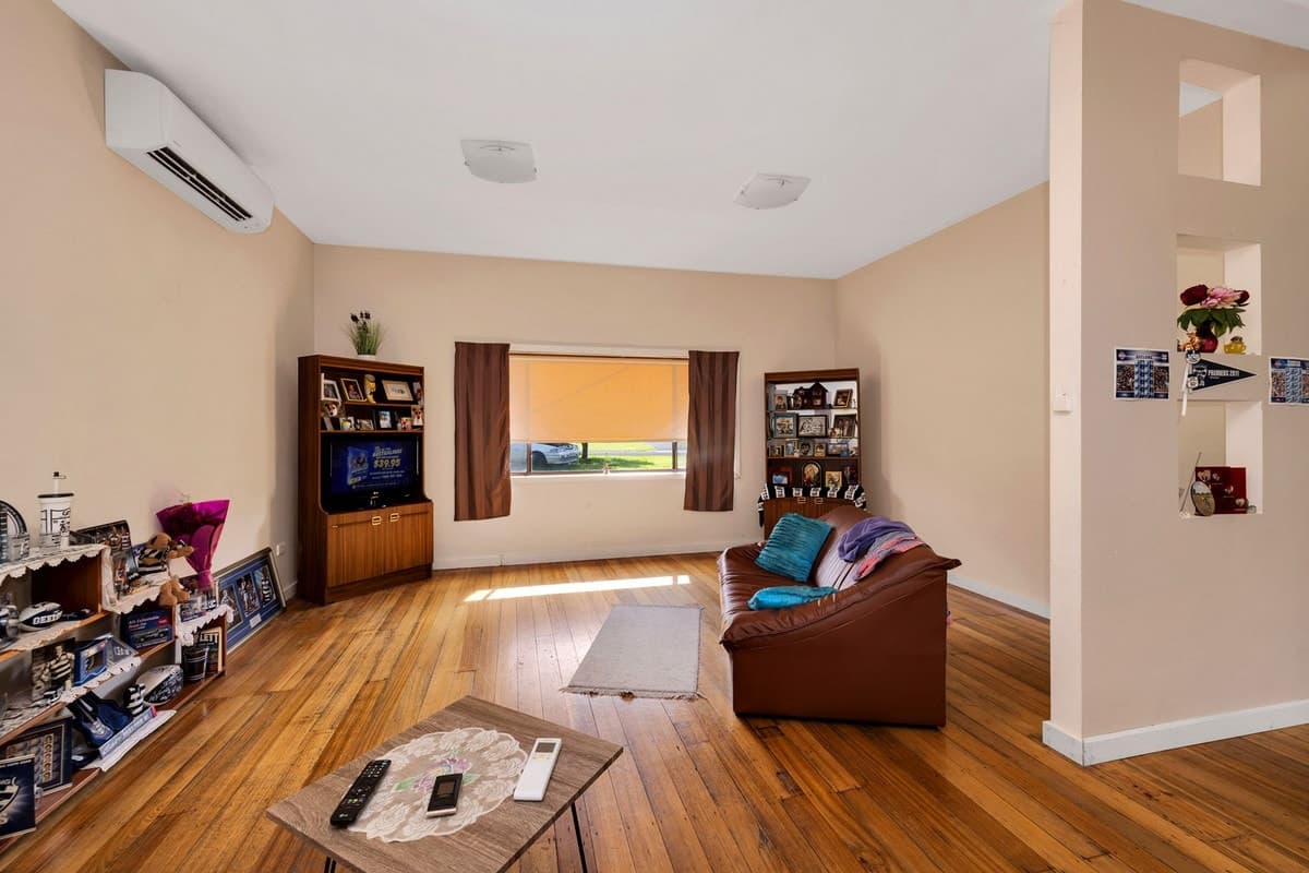 55 Scott Street, Mortlake, VIC, Mortlake - Thumbnail 3