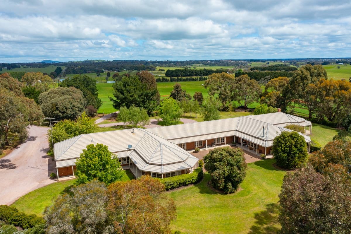 73 Doling Road, Hamilton, VIC, Hamilton - Thumbnail 2