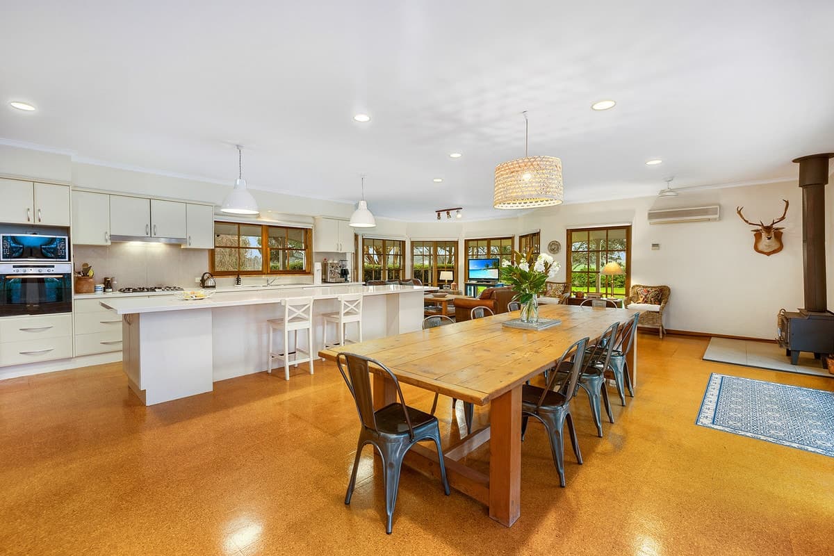 73 Doling Road, Hamilton, VIC, Hamilton - Thumbnail 3
