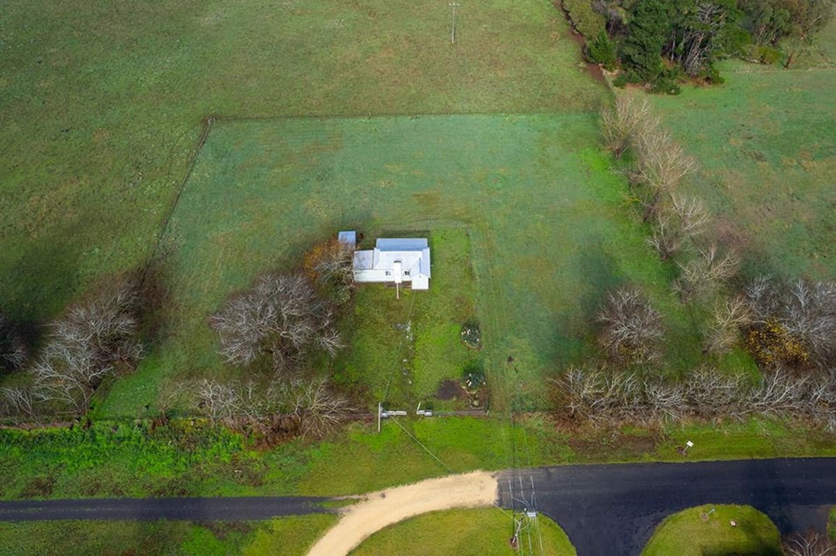 71 Ritchie Street, Penshurst, VIC, Penshurst - Thumbnail 2