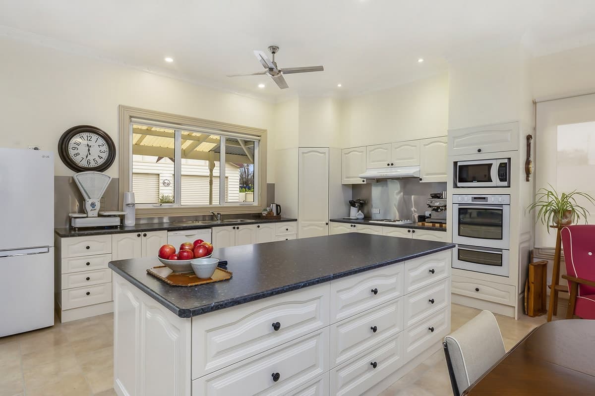 21 Seymour Street, Terang, VIC, Terang - Thumbnail 3