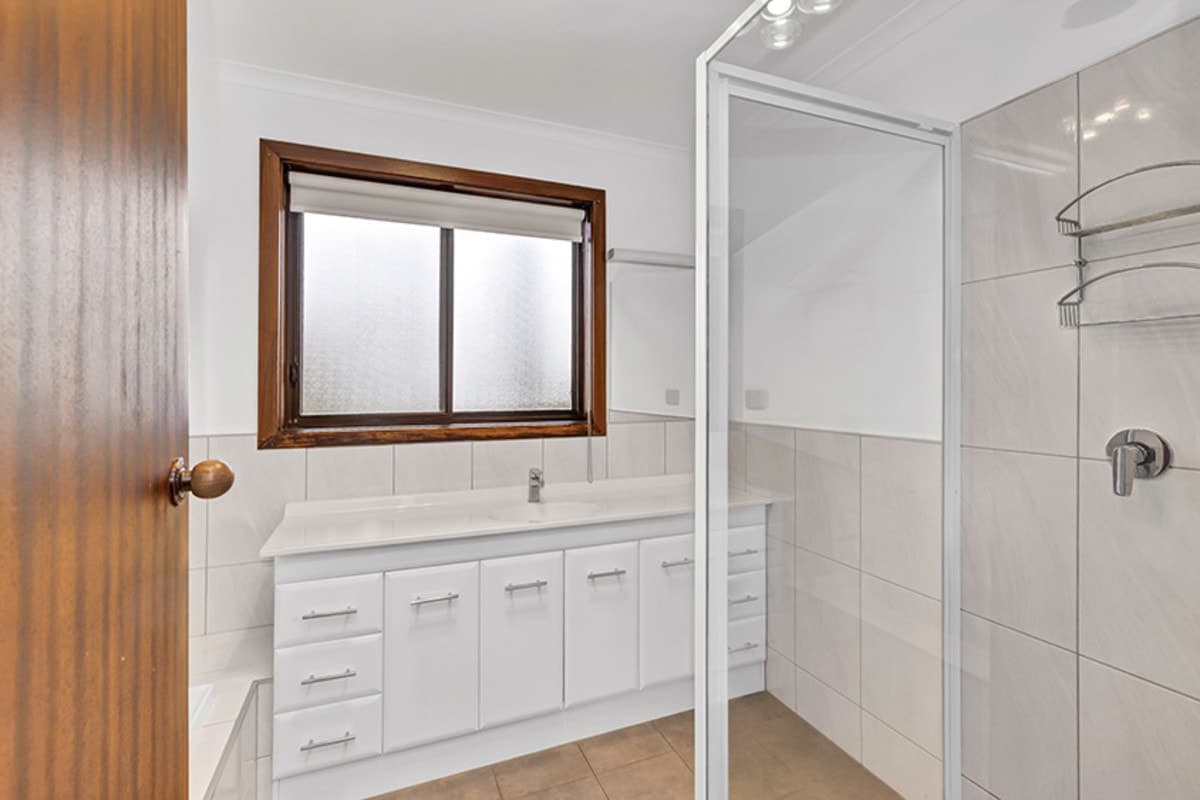 84 Cobb Street, Penshurst, VIC, Penshurst - Thumbnail 7