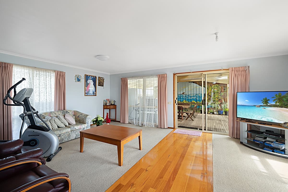 26 Merrett Street, Peterborough, VIC, Peterborough - Thumbnail 2