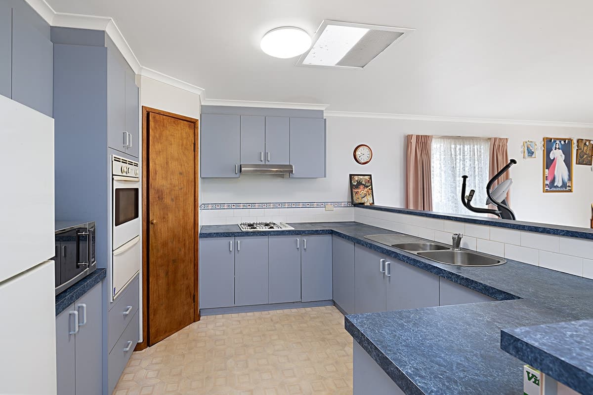 26 Merrett Street, Peterborough, VIC, Peterborough - Thumbnail 3