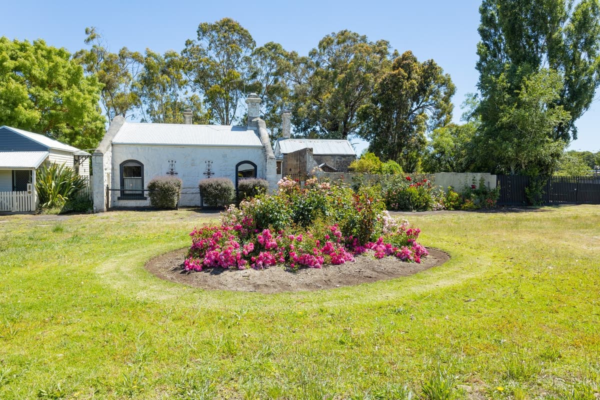 106-108 Watton Street, Penshurst, VIC, Penshurst - Thumbnail 2