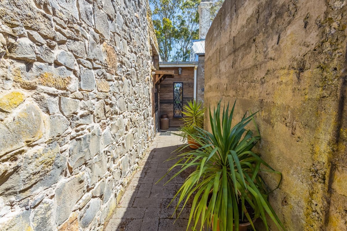 106-108 Watton Street, Penshurst, VIC, Penshurst - Thumbnail 3