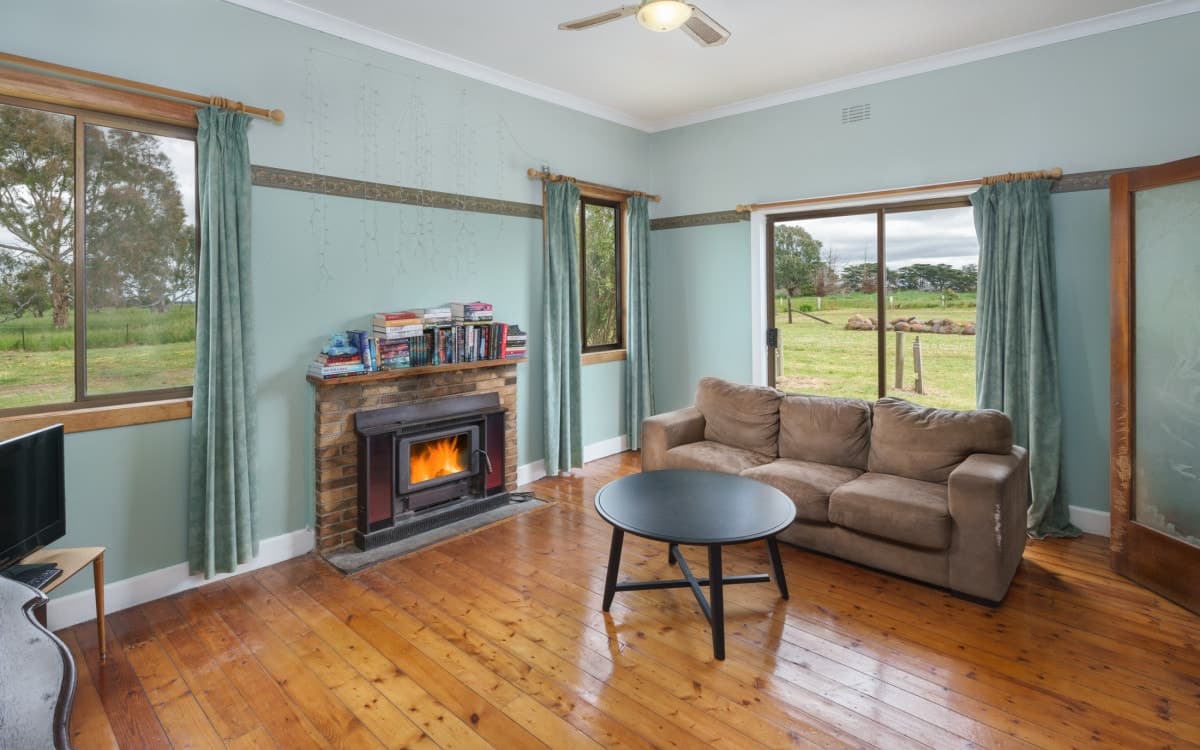 490 Hamilton Highway, Mortlake, VIC, Mortlake - Thumbnail 3