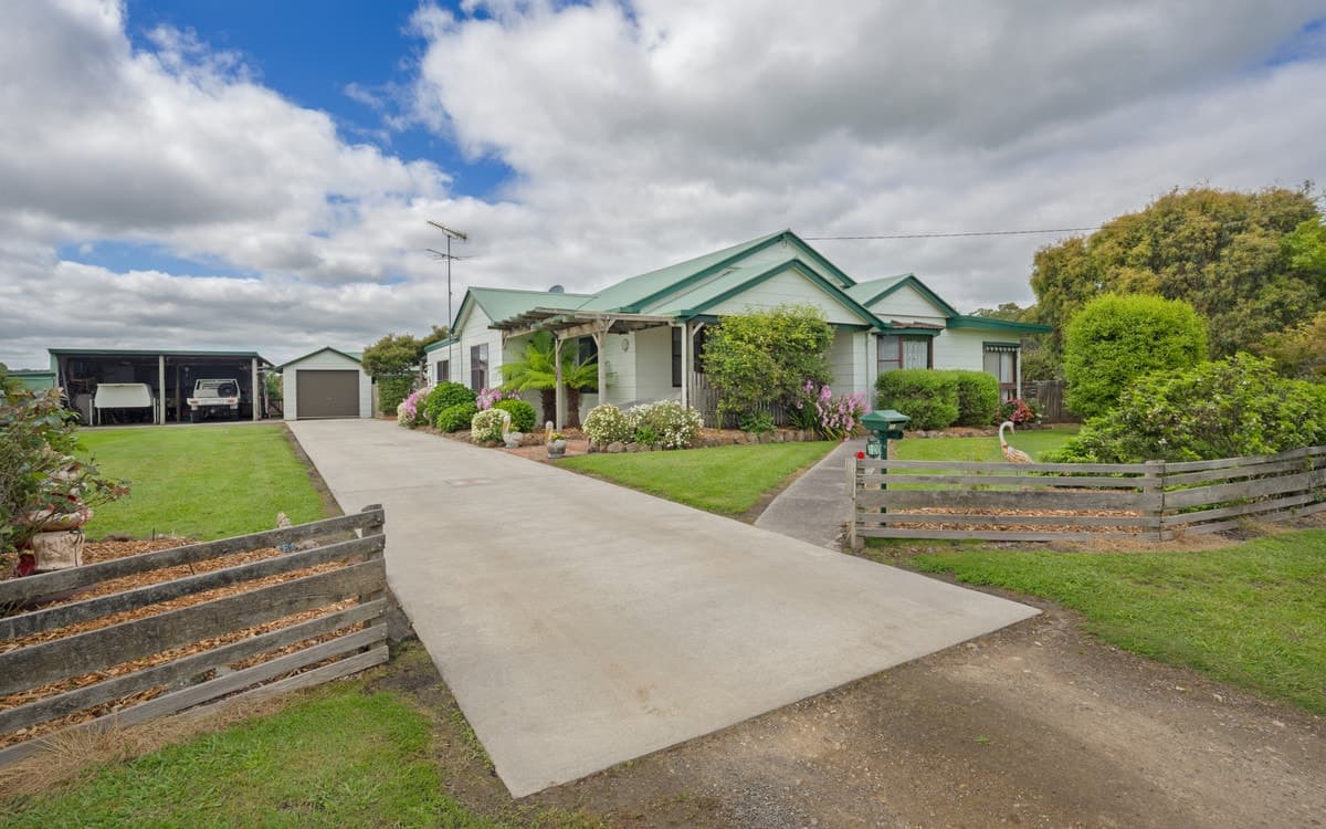 120 Barrett Street, Timboon, VIC, Timboon - Thumbnail 2