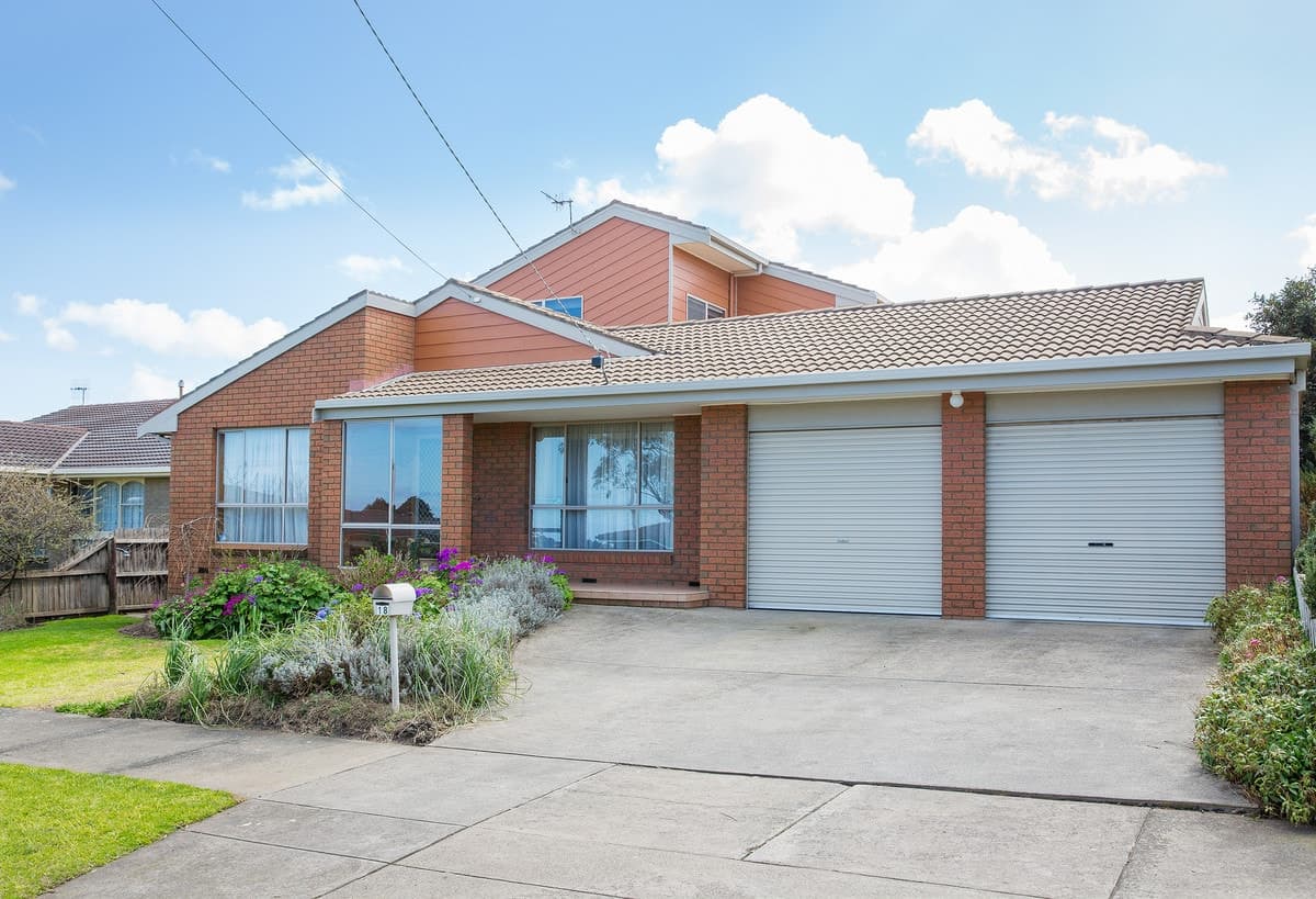 18 Balmoral Road, Warrnambool, VIC, Warrnambool - Thumbnail 2