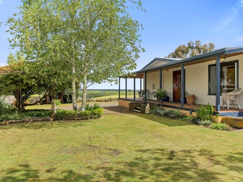 1240 Ellerslie-Panmure Road, Framlingham, VIC, Framlingham - Thumbnail 3